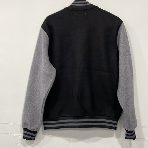 Huge Sale 🔥🔥🔥 Up To 80% Discount. Men's Hoodie BNWT Size : S - Picture 2 of 3